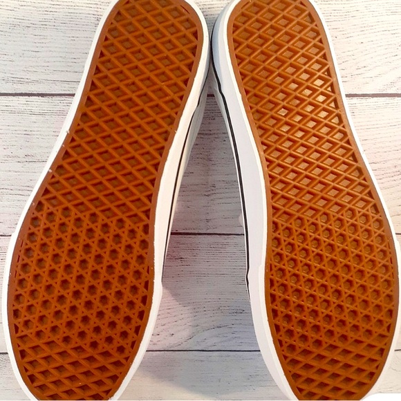 Vans White and Black Checkered Sneakers Classic - Picture 4 of 5